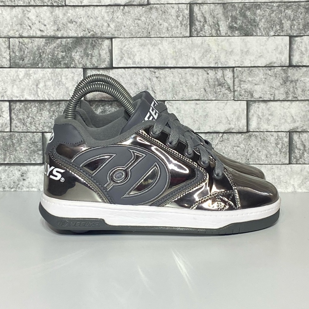 Heelys Chrome Youth 5 Skate Shoes